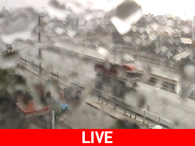 Άνοιξαν οι ουρανοί στα Β. Προάστια