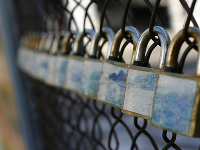 Χιλιάδες λουκέτα στη βιοτεχνία