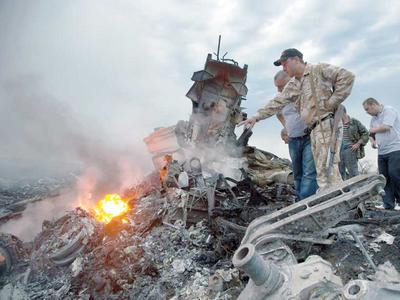 Πλιάτσικο στα συντρίμμια του Boeing