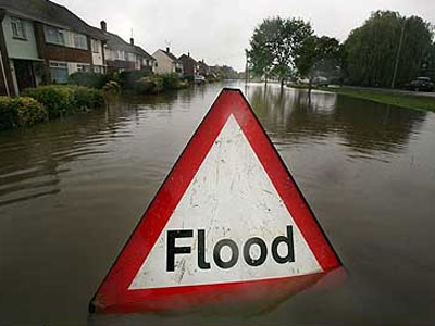 Φόβος και ανησυχία για πλημμύρες στη Βρετανία