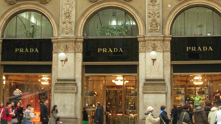 «Βουτιά» 23% στα κέρδη της Prada