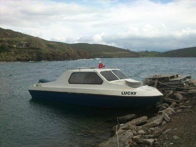 Καταδίωξη και ρίψη βολών σε σκάφος Τούρκου διακινητή μεταναστών