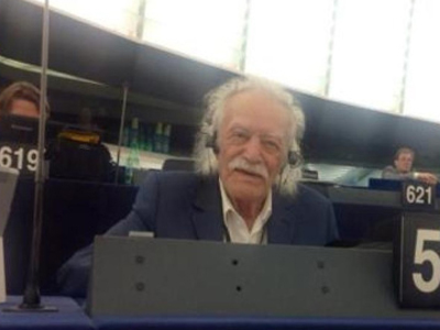 «Παρών» στο Ευρωκοινοβούλιο ο Γλέζος