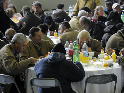 ΚΥΑΔΑ: Περισσότερες από 40.000 μερίδες στους απόρους ΚΥΑΔΑ: Περισσότερες από 40.000 μερίδες στους απόρους