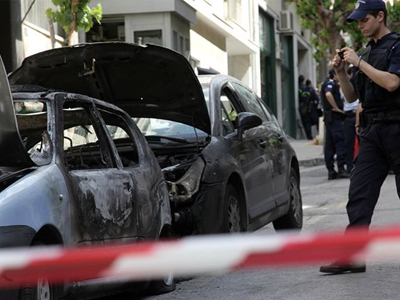 Πυρπόλησαν αυτοκίνητα σε αντιπροσωπεία στα Γλυκά Νερά