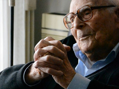 Αποχαιρετούν τον μεγάλο δάσκαλο της ελληνικής γλώσσας