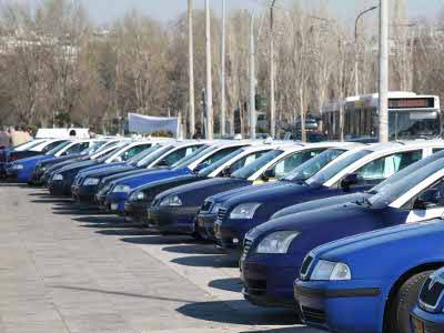 «Mαϊμού» πρέσβης εξαπάτησε ταξιτζήδες