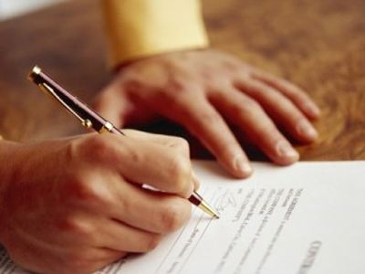 Συμβολαιογράφοι στο κυνήγι των μαϊμού-συντάξεων