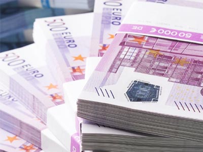 Ξεπέρασαν το 1 δισ. ευρώ οι εκροές από τις ελληνικές τράπεζες