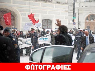 O Τσίπρας στην αυστριακή καγκελαρία εν μέσω επευφημιών