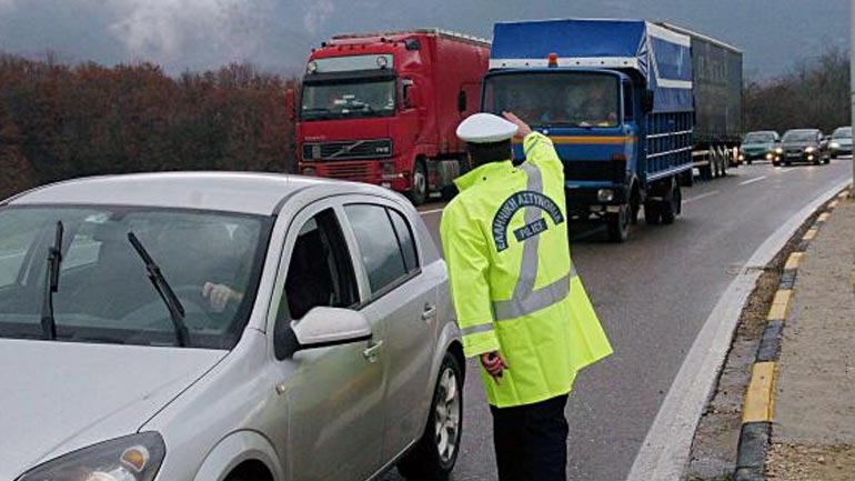 Εκτροπή λεωφορείου στην εθνική οδό Ιωαννίνων-Αθηνών