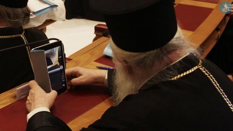 Ιερέας σε δίκη για υπεξαίρεση εκκλησιαστικών εικόνων