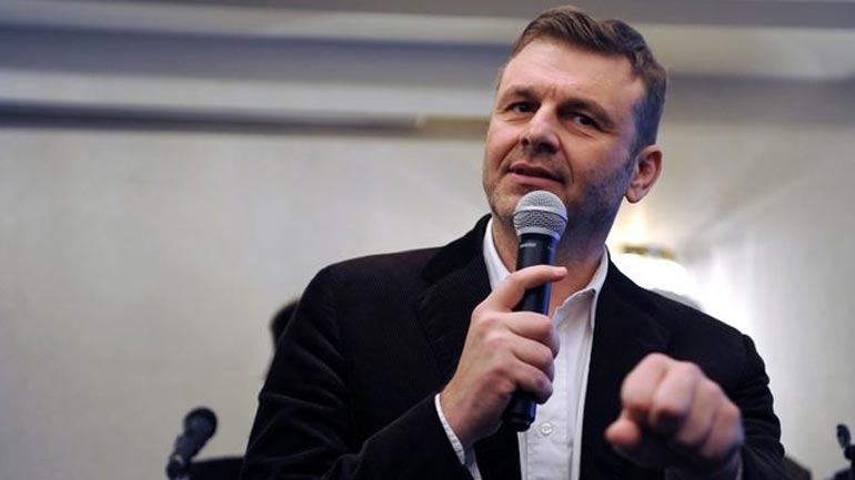 Γκλέτσος για Βαρουφάκη: Μας πτώχευσε και τώρα φεύγει για εξωτικά νησιά