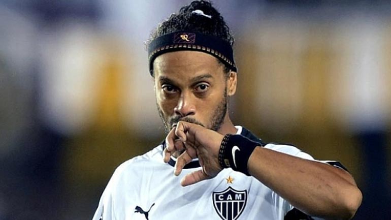 O Ροναλντίνιο μετακομίζει στη Φλουμινένσε