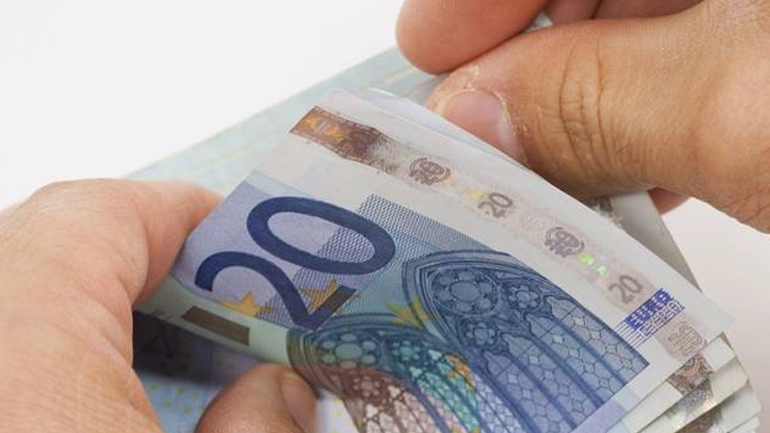 Στον αέρα τα οικογενειακά επιδόματα του ΟΓΑ