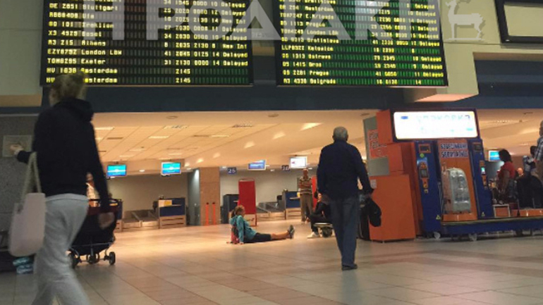 Έκλεισε το αεροδρόμιο της Ρόδου λόγω… λακκούβας!