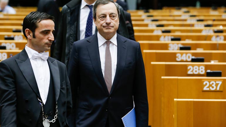 Ο Ντράγκι ενημερώνει το Ευρωκοινοβούλιο για την Ελλάδα Ο Ντράγκι ενημερώνει το Ευρωκοινοβούλιο για την Ελλάδα