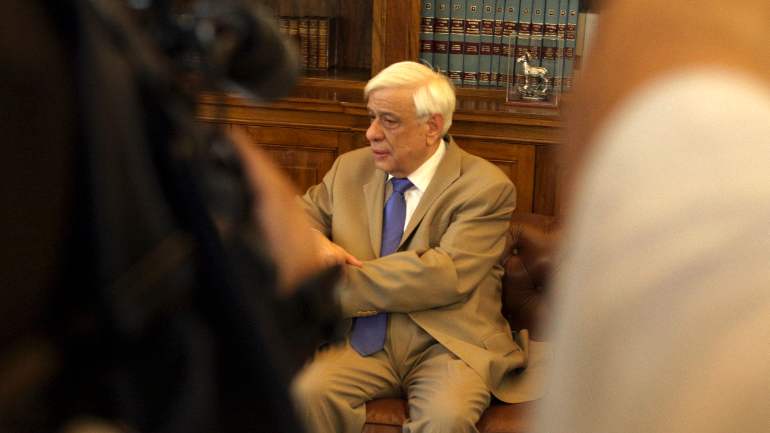 Tηλεφωνική επικοινωνία Παυλόπουλου-Ολάντ για το μεταναστευτικό