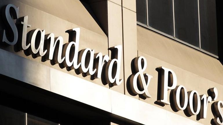 S&P: Υποβάθμισε την ελληνική οικονομία