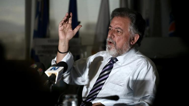 Πανούσης: Να ξεδοντιαστούν τα φίδια που απειλούν την κοινοβουλευτική δημοκρατία