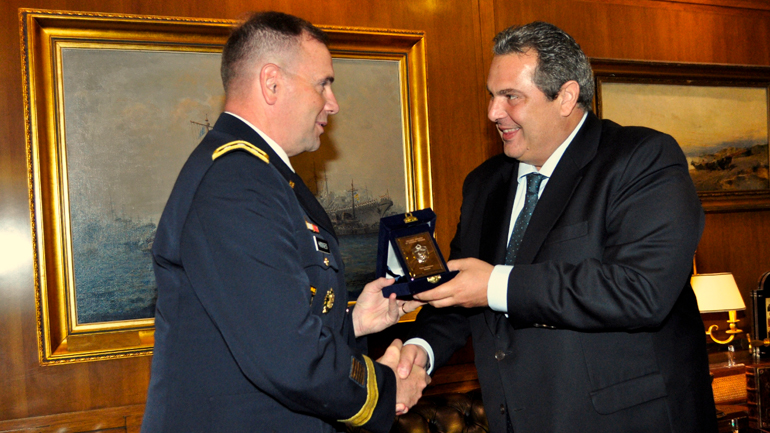 Συνάντηση Καμμένου με τον διοικητή των αμερικανικών χερσαίων δυνάμεων στην Ευρώπη