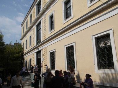 Καταθέτουν σήμερα οι συλληφθέντες από τη βίλα Αμαλίας Καταθέτουν σήμερα οι συλληφθέντες από τη βίλα Αμαλίας