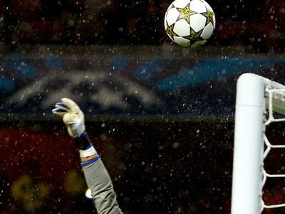 Olympiacos Free Kicks: Το παιχνίδι του «ΘΡΥΛΟΥ»