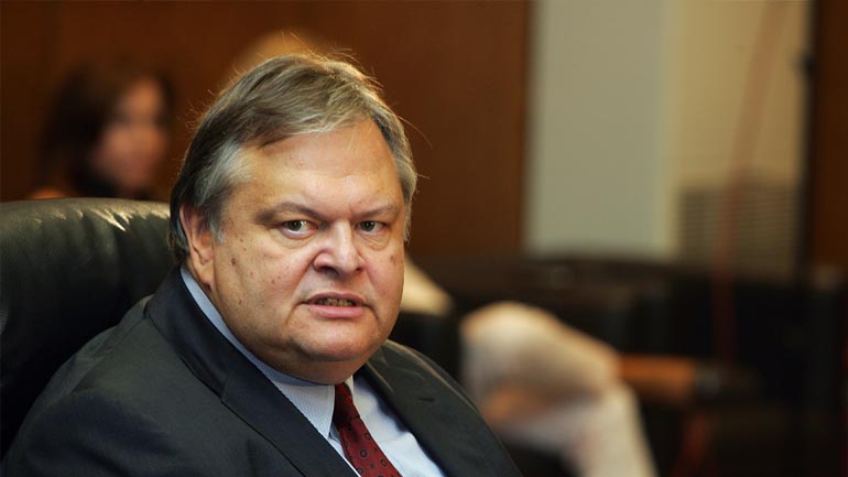 Όρους θέτει ο Βενιζέλος για να ψηφίσει το Μνημόνιο