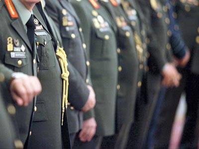 Κατατέθηκε η τροπολογία για τους μισθούς ενστόλων και δικαστών