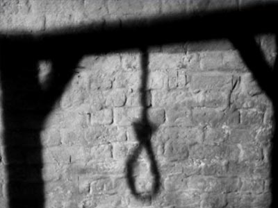 Λαμία: Μπήκε στην αποθήκη και βρήκε τον άντρα της κρεμασμένο