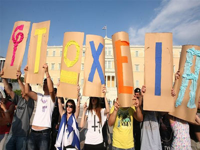 Πάνω από ένας στους τρεις Έλληνες ζει κοντά στο όριο της φτώχειας