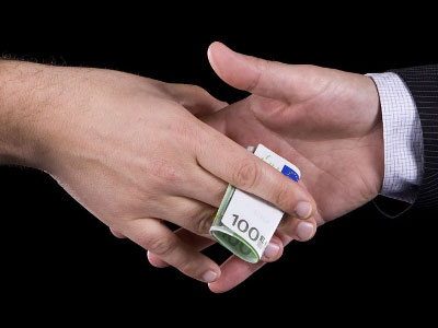 Διαφθορά και πελατειακές σχέσεις στην Ελλάδα