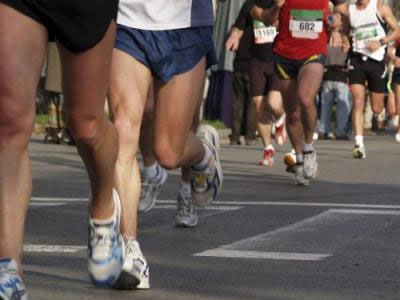 Πώς να τρέξετε ένα μαραθώνιο χωρίς να χάσετε τους μυς σας