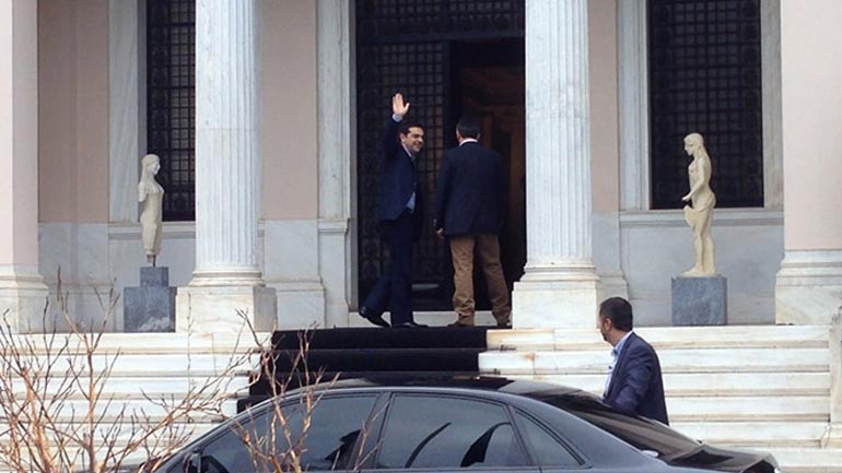 Το πακέτο Γιουνκέρ στην συνάντηση Τσίπρα-Κατάινεν-Αβραμόπουλου