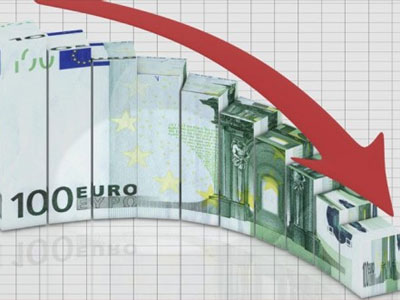 Μειώθηκαν τα επιτόκια καταθέσεων και δανείων τον Αύγουστο