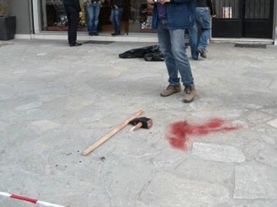 Έπιασαν τους ληστές με τις βαριοπούλες που «χτυπούσαν» στον Πειραιά