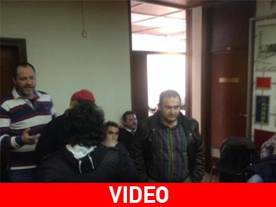 Θεσσαλονίκη: Διαμαρτυρία τευτλοπαραγωγών στα κεντρικά γραφεία της βιομηχανίας Ζάχαρης