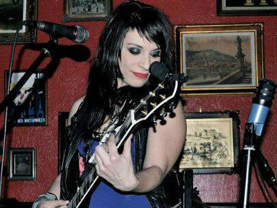 Εκστρατεία αλληλεγγύης για την 29χρονη Πένυ Σκάρου