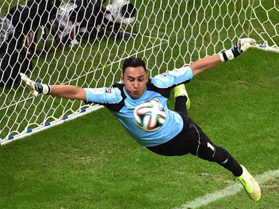 O πορτιέρο που στέρησε την πρόκριση της Εθνικής υπέγραψε στην Ρεάλ Μαδρίτης