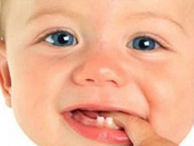 Τα πρώτα δοντάκια