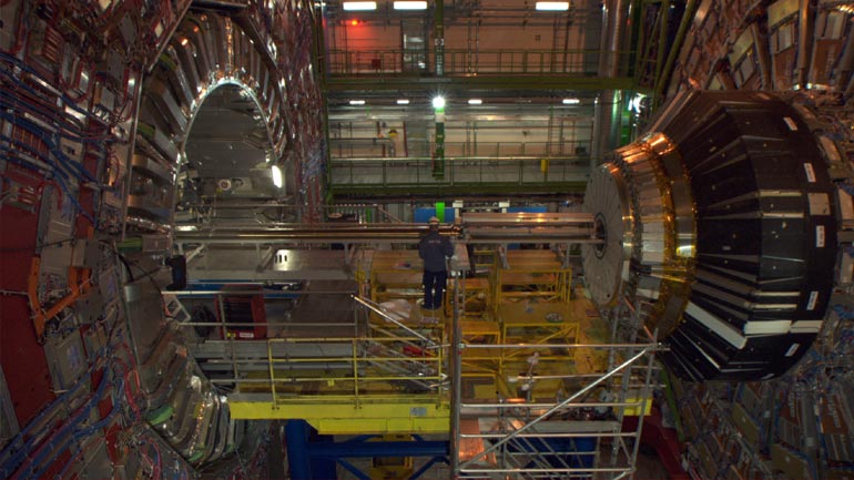 CERN: Σε λειτουργία, έπειτα από δύο χρόνια, ο Μεγάλος Επιταχυντής Αδρονίων