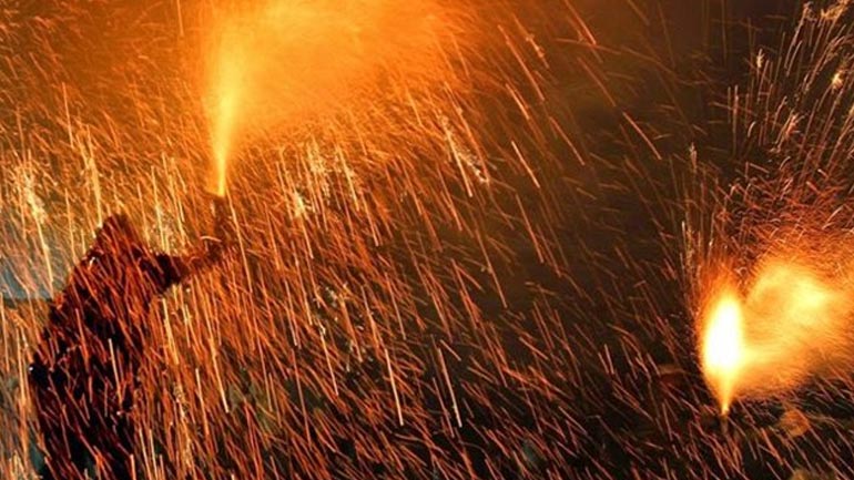 Κατασχέσεις χιλιάδων βεγγαλικών και δεκάδες συλλήψεις το Πάσχα