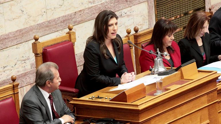 «Ψύλλους θα πιάσει η καρέκλα»