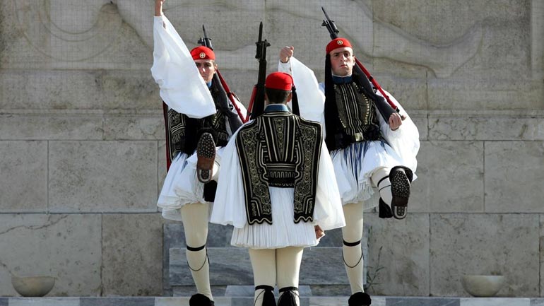 25η Μαρτίου: Στρατιωτική παρέλαση και μετά… δημοτικό γλέντι!