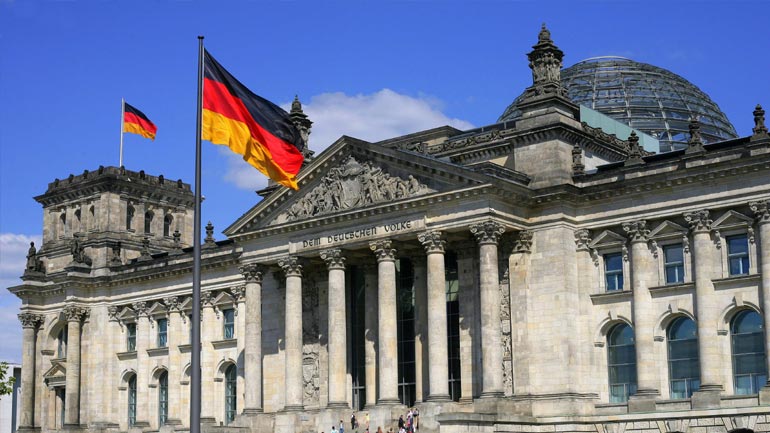 «Ευπρόσδεκτος ο Τσίπρας, αλλά δεν είναι στη λίστα των προσκεκλημένων»