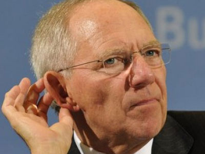 Σόιμπλε: Να πάρει το βραβείο Καρλομάγνου ο Πούτιν