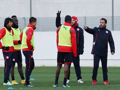 «Ματώστε για τον σύλλογο, για την ιερή φανέλα του Ολυμπιακού»