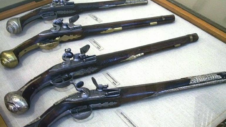 Παράταση στις άδειες κατοχής συλλεκτικών όπλων και λοιπών αντικειμένων