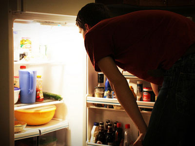 Η υπερκατανάλωση τροφής τη νύχτα είναι θέμα γονιδίων