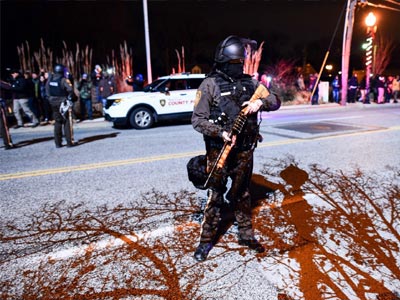 Διαδηλώσεις με 15 συλλήψεις στο Φέργκιουσον